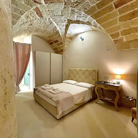 Palazzo De Carlo E Il Parco Dei 7 Pozzi Bed & Breakfast Lecce Exterior photo